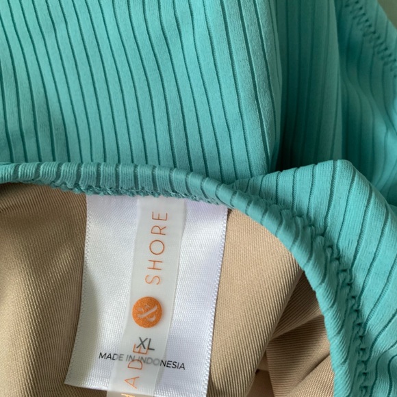 Shade & Shore Swimsuit XL - Picture 8 of 8